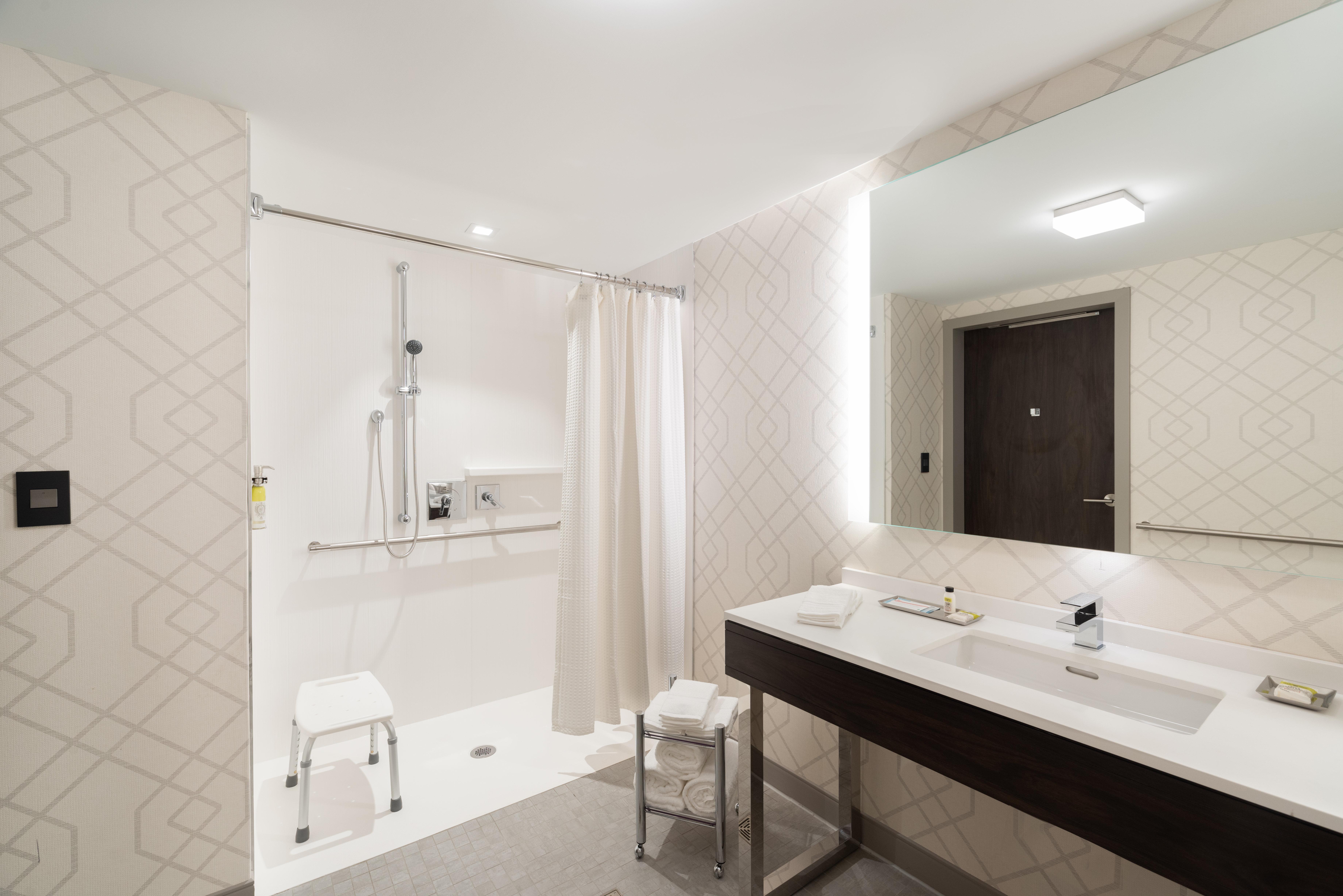 Holiday Inn Boston Logan Airport - Chelsea By Ihg Eksteriør billede